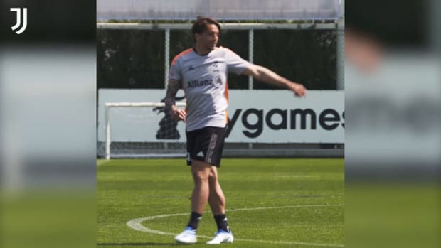Allegri showcases his talent in front of his players